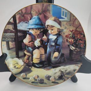 Hummel Plate Little Companions Tender Loving Care Limited Edition SM101